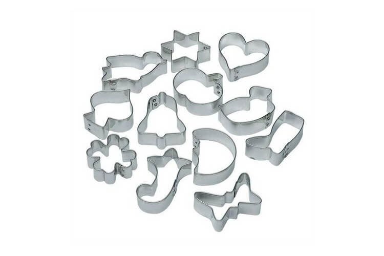 Set de12 emporte pièces en fer blanc LARES