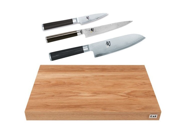 Set de d&eacute;coupe KAI planche &agrave; d&eacute;couper en ch&ecirc;ne + 3 couteaux Shun Classic