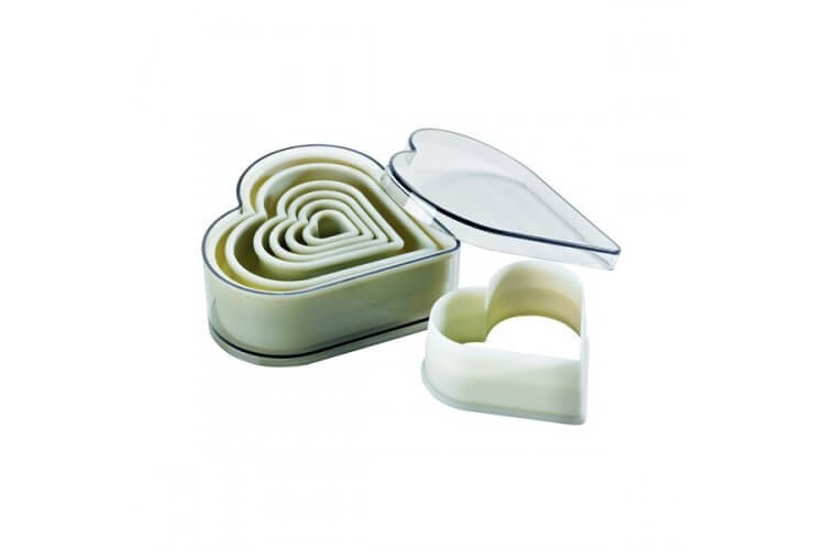 Boite de 7 découpoirs polyglass professionnels forme coeur unie