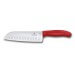 Couteau Santoku Victorinox SwissClassic rouge lame alvéolée 17cm