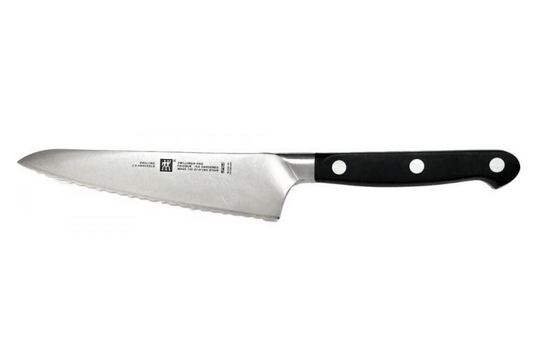 Couteau de chef dentel&eacute; Zwilling Pro forg&eacute; 14cm