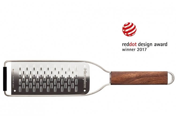 Râpe Microplane Master double tranchant manche en noyer