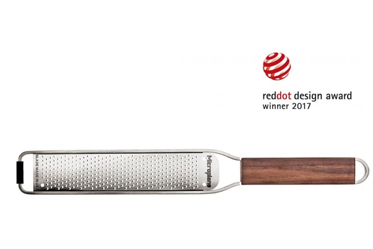R&acirc;pe-Zesteur Microplane Master manche en noyer