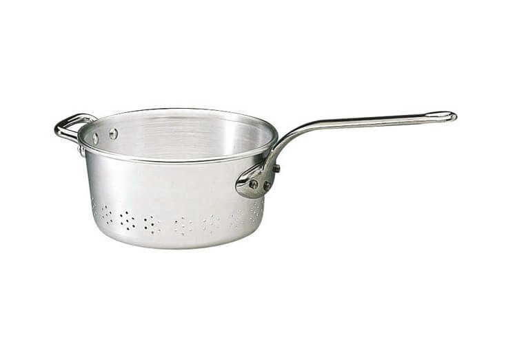Passoire à queue professionnelle MATFER aluminium 24cm avec anse