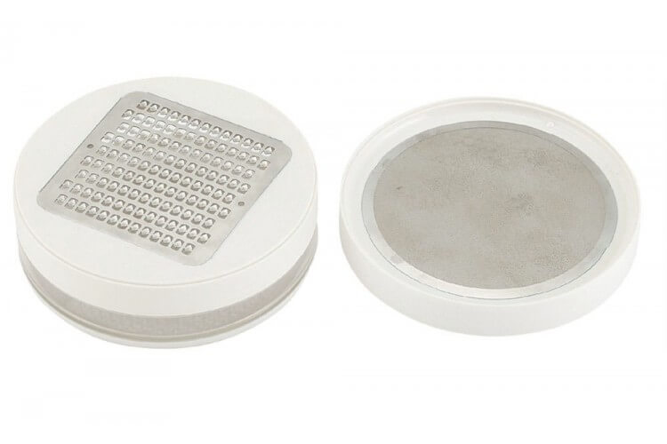 Mini râpe Kai 2 types de coupe + bac de récupération