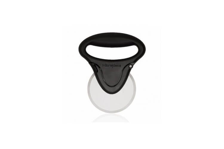 Roulette à pizza Microplane EASY PREP noire poignée ergonomique