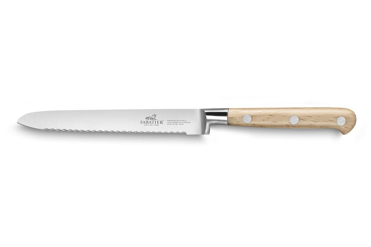 Couteau universel forg&eacute; Sabatier Broc&eacute;liande dentel&eacute; 12cm manche h&ecirc;tre