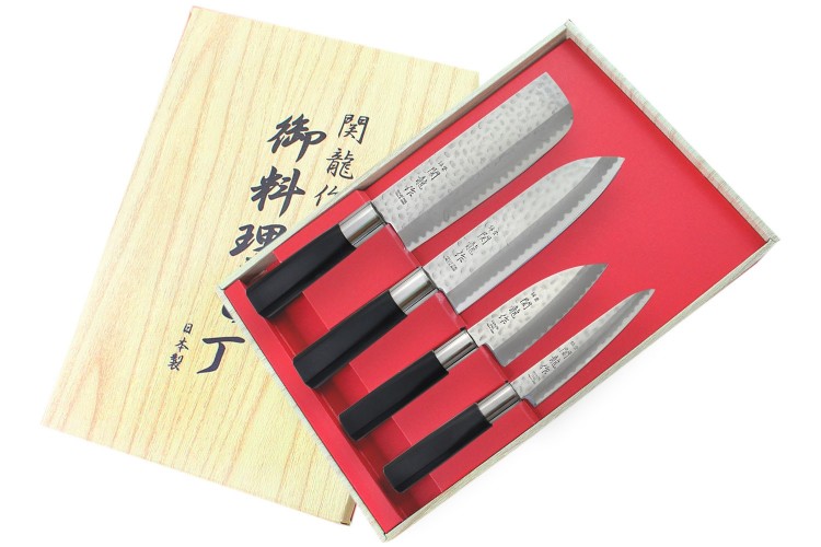 Coffret 4 couteaux japonais Nagekomi lame martel&eacute;e : Nakiri + Santoku + Deba + Office