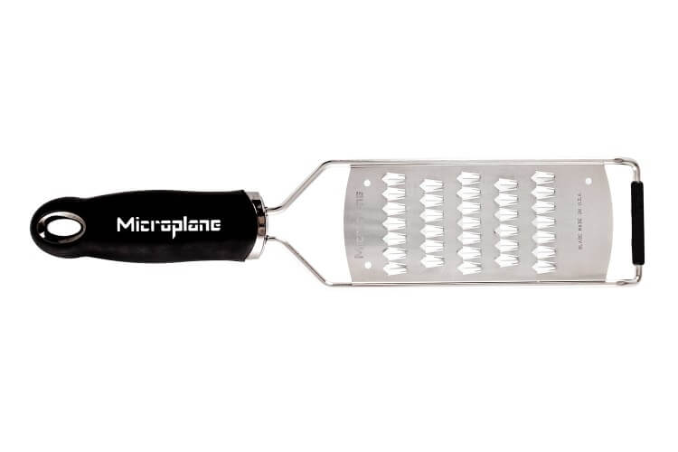 Râpe Microplane Gourmet spéciale carottes manche noir