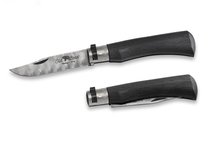Couteau artisanal Old Bear damas M lame inox 8cm bois d'ayous stratifi&eacute; avec virole