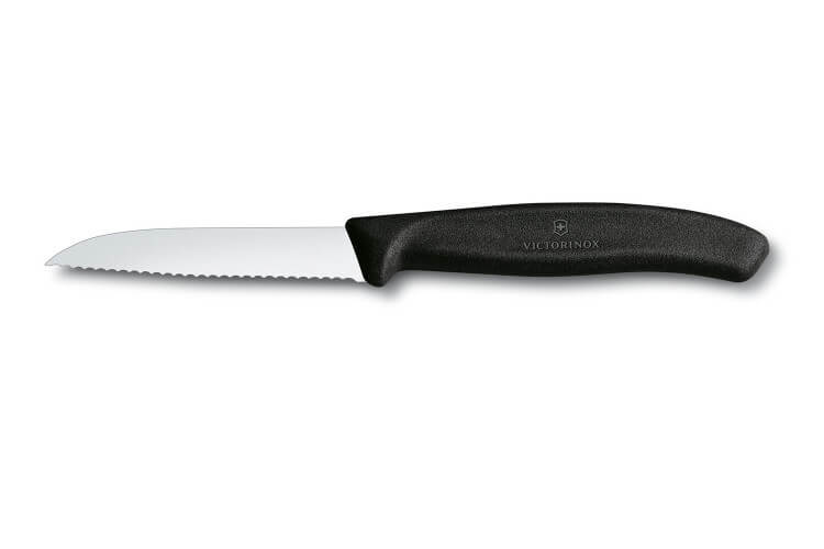 Couteau d'office Victorinox SwissClassic noir lame rabattue à dents 8cm
