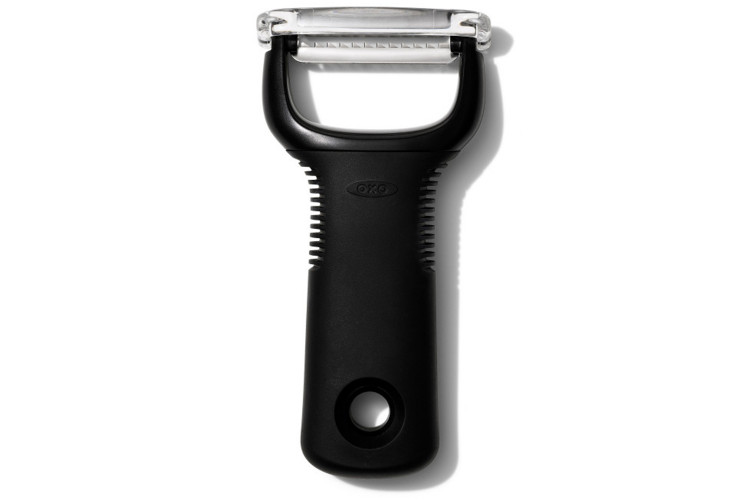 Eplucheur &agrave; julienne OXO inox lame crant&eacute;e manche noir