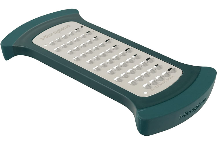 R&acirc;pe tr&egrave;s gros grains Microplane pour saladier