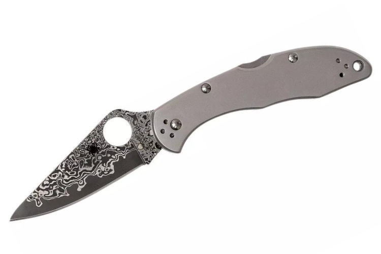 Couteau pliant Spyderco Endura 4 Titanium Damas C10TIPD manche en titane 12,5cm + &eacute;tui