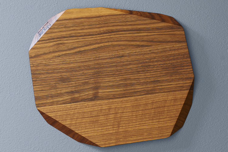 Planche &agrave; d&eacute;couper artisanale haut de gamme Noyer asym&eacute;trique
