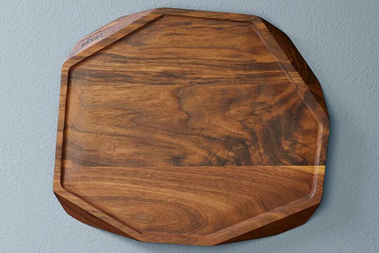 Planche à découper artisanale haut de gamme Noyer avec rigole
