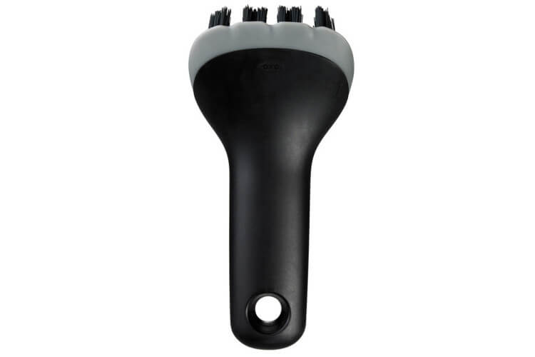 Brosse pour grille rainurée OXO avec racloir