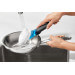 Brosse à vaisselle avec manche OXO distributrice de savon