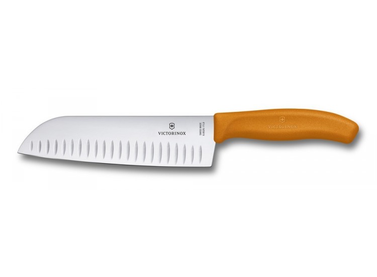 Couteau Santoku lame alv&eacute;ol&eacute;e inox 17cm manche orange Victorinox 6.8526.17L9