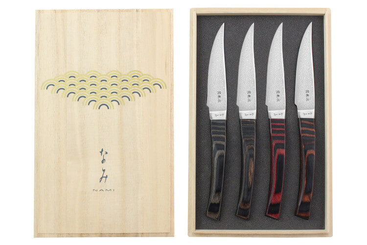 Coffret 4 couteaux à steak japonais Kanetsugu Nami damassées 4 couleurs différentes