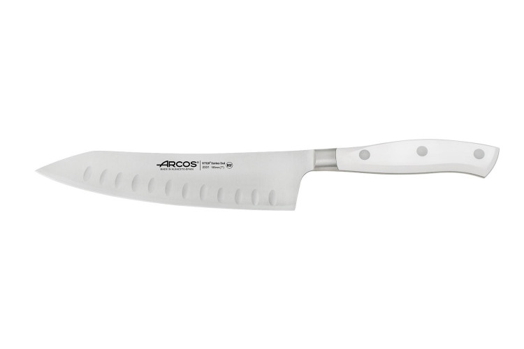 Couteau rocking santoku forg&eacute; Riviera White Arcos lame alv&eacute;ol&eacute;e 18cm