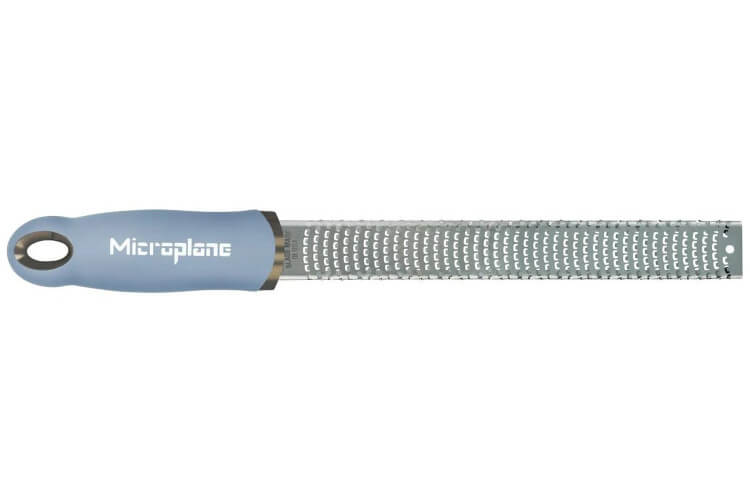 Râpe-zesteur Microplane Premium Classic Bleu Nuage - 20,3cm