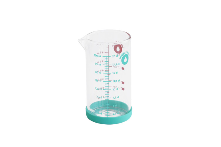 Verre doseur Pebbly en verre borosilicate et base en silicone