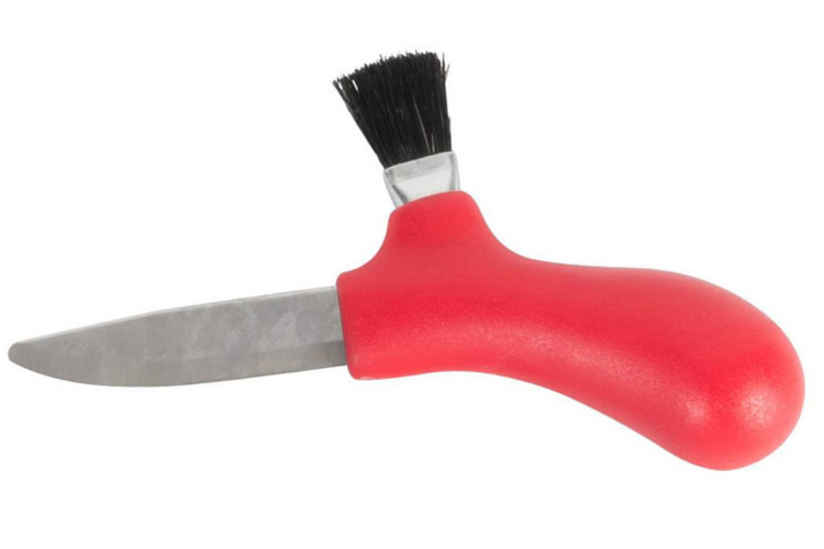 Couteau &agrave; champignons Mora Karl-Johan 12206 lame inox 6,2cm manche polypropyl&egrave;ne rouge + &eacute;tui