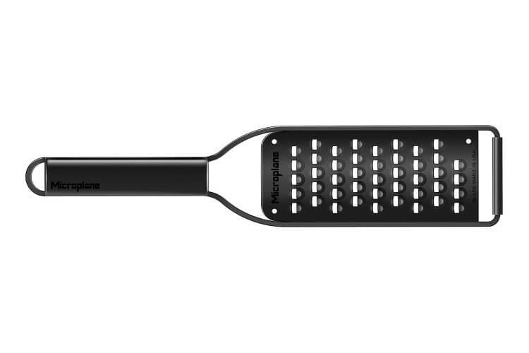 Râpe Microplane Black Sheep très gros grains - 13,6cm