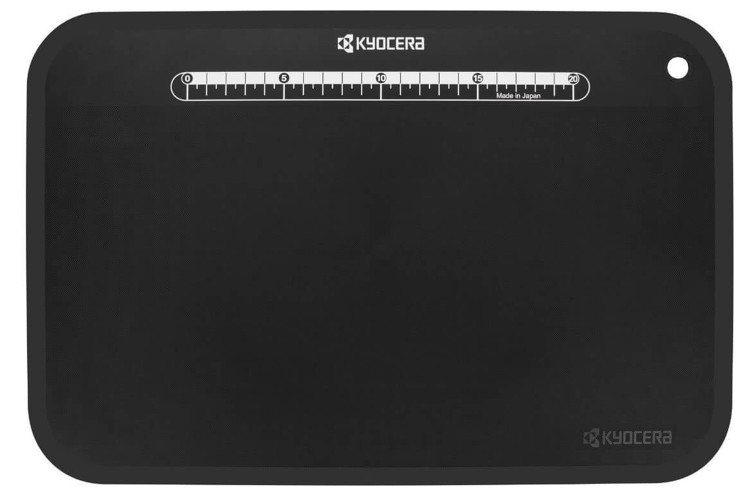 Planche &agrave; d&eacute;couper souple Kyocera noire 37x25x0.3cm