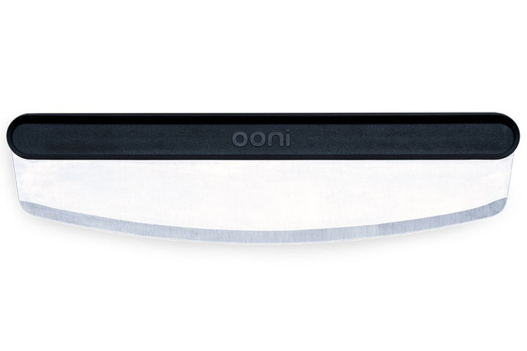 Coupe pizza Ooni lame 35cm demi-lune en acier inoxydable