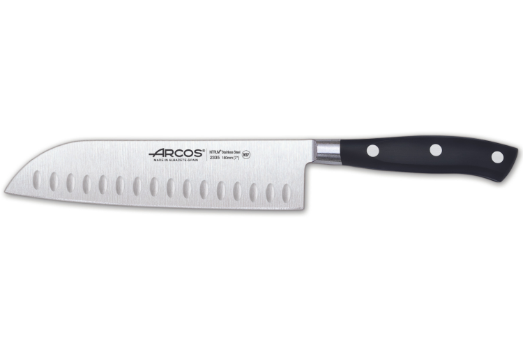 Couteau Santoku Arcos Riviera forg&eacute; lame alv&eacute;ol&eacute;e 18cm