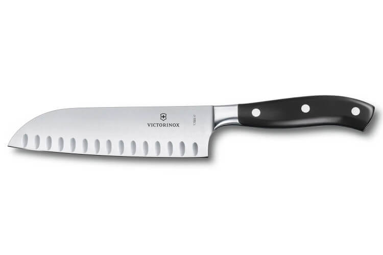 Couteau Santoku alvéolé Victorinox Grand Maître forgé 17cm