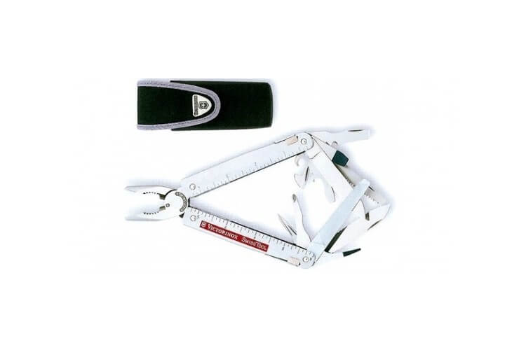 Pince Swisstool Victorinox 12 pièces lame ondulée + étui nylon